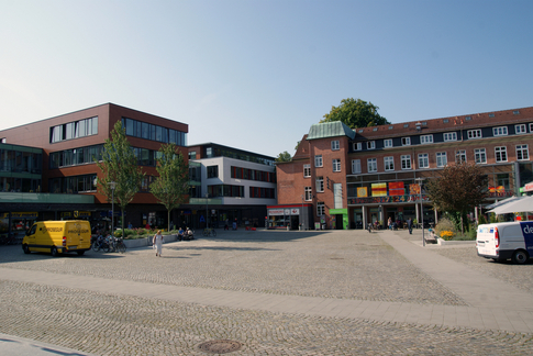 Foto des Alsterdorfer Markts in totaler Aufnahme.